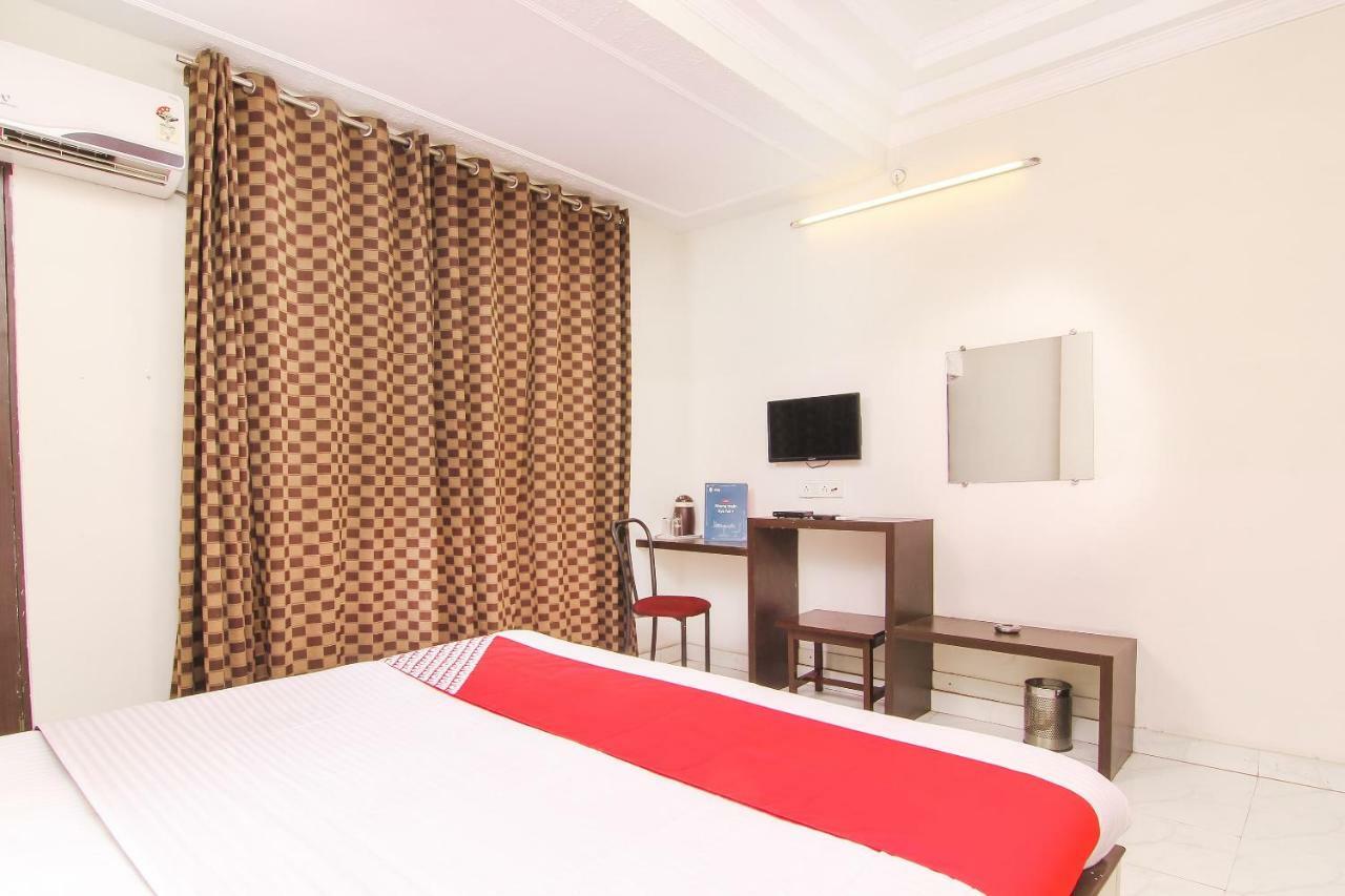Oyo 14345 Hotel Panchsheel Waranasi Zewnętrze zdjęcie